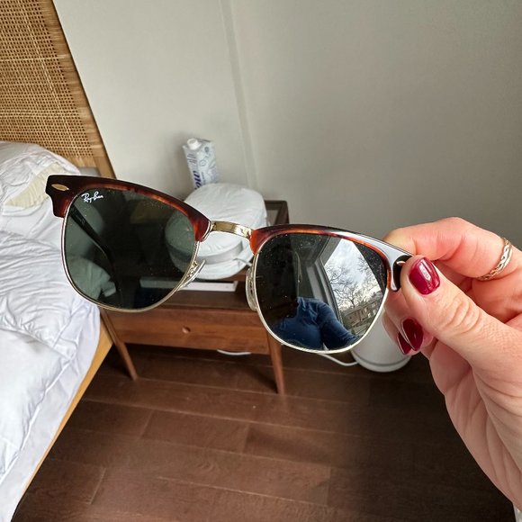 RAYBAN CLUBMASTER CLASSIC - POLISHED TORTOISE ON GOLD - NEW - Picture 1 of 7